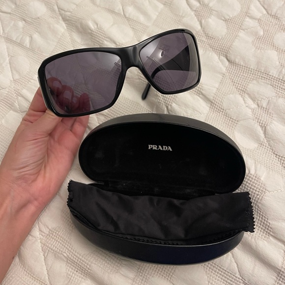 Prada black square logo unisex sunglasses - Picture 3 of 8